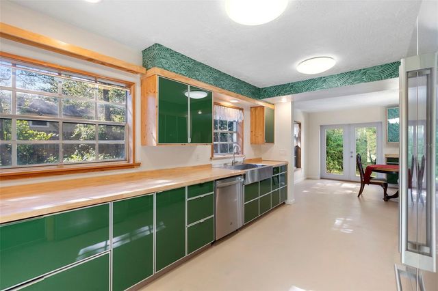 1520 W BERESFORD AVENUE, Deland, FL 32720