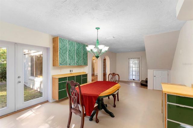 1520 W BERESFORD AVENUE, Deland, FL 32720