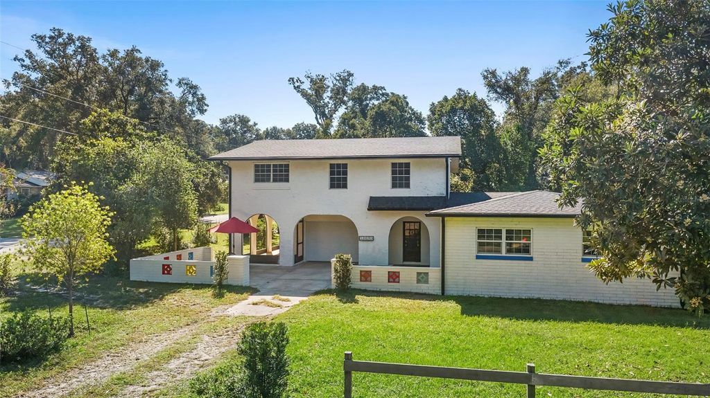 1520 W BERESFORD AVENUE, Deland, FL 32720