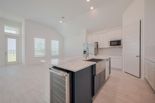 2911 Golden Isle Drive, Texas City, TX 77568