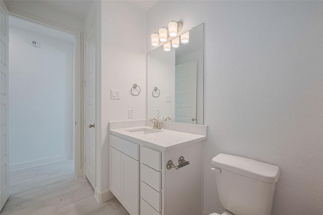 2911 Golden Isle Drive, Texas City, TX 77568