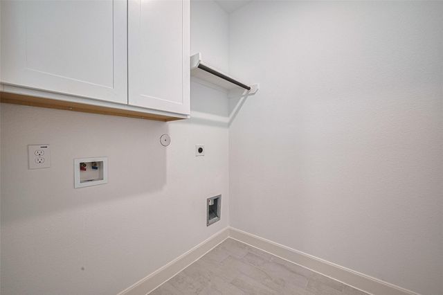 2911 Golden Isle Drive, Texas City, TX 77568