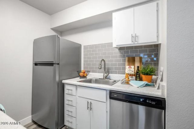 2222 W BEARDSLEY Road 2, Phoenix, AZ 85027