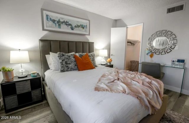 2222 W BEARDSLEY Road 2, Phoenix, AZ 85027