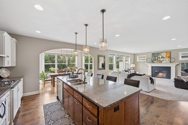 7317 103rd Avenue N, Brooklyn Park, MN 55445