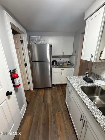 15 Ten Broeck Street Garden, Albany, NY 12210