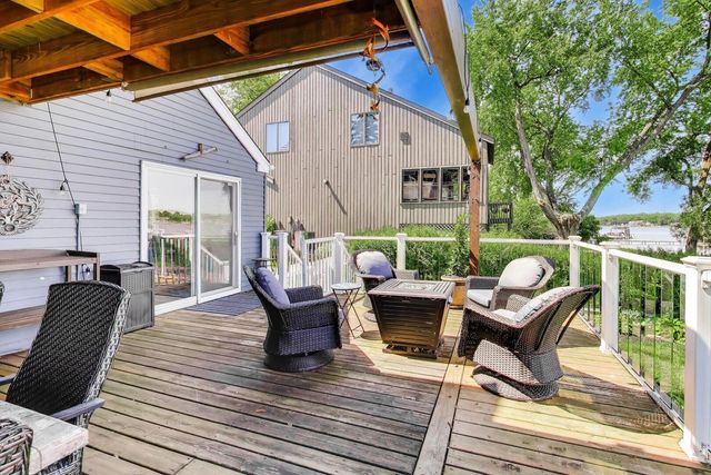 3923 E Lake Shore Drive, Wonder Lake, IL 60097