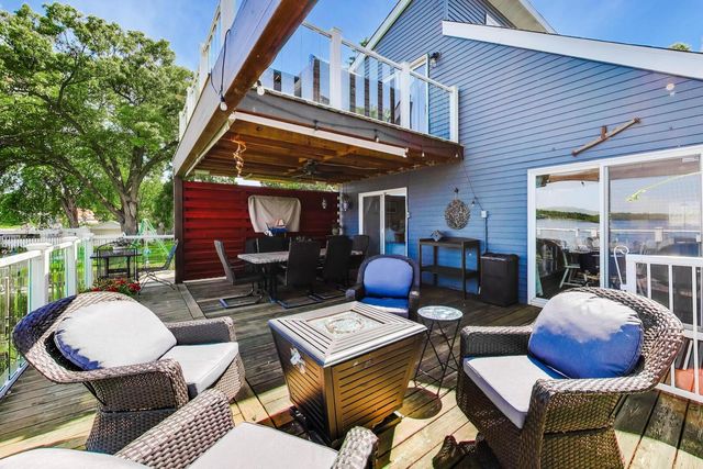 3923 E Lake Shore Drive, Wonder Lake, IL 60097