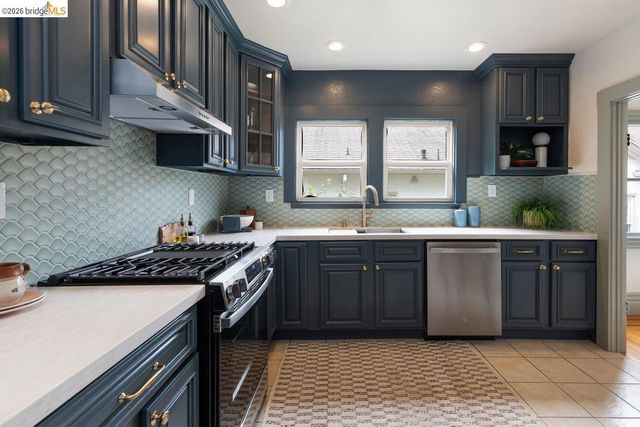 548 Wesley Ave, Oakland, CA 94606