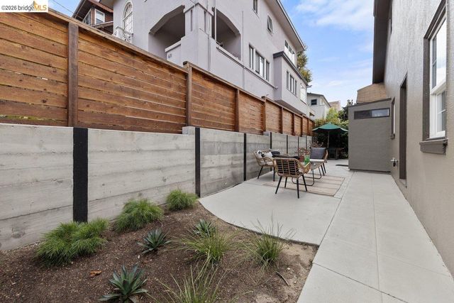 548 Wesley Ave, Oakland, CA 94606