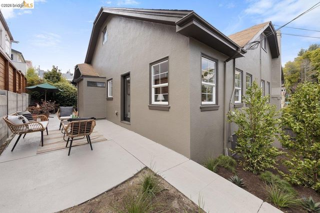 548 Wesley Ave, Oakland, CA 94606