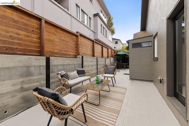548 Wesley Ave, Oakland, CA 94606