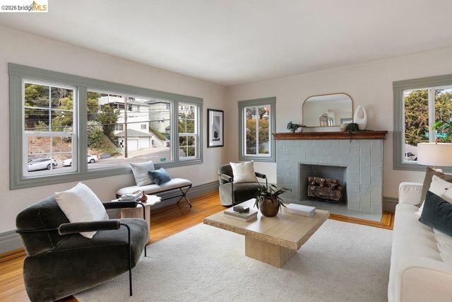 548 Wesley Ave, Oakland, CA 94606
