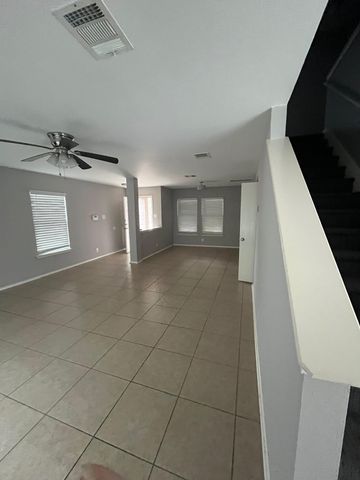 109 Cypress CT, San Marcos, TX 78666