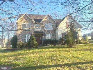 697 WIMBLEDON LN, Hatfield, PA 19440