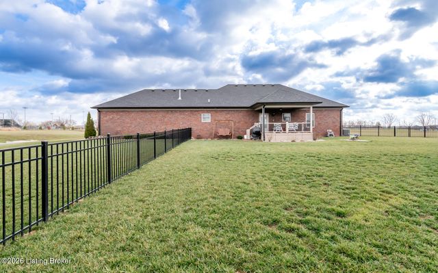130 Megan Dr, Shepherdsville, KY 40165