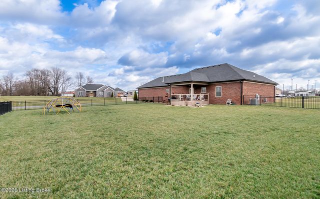 130 Megan Dr, Shepherdsville, KY 40165