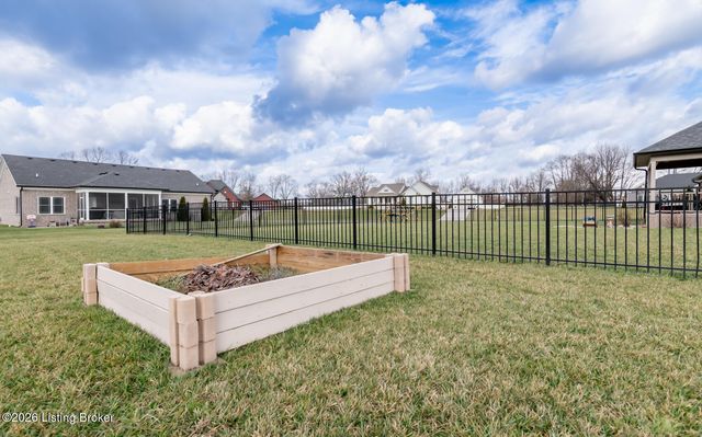 130 Megan Dr, Shepherdsville, KY 40165