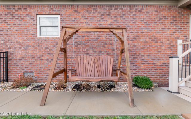 130 Megan Dr, Shepherdsville, KY 40165