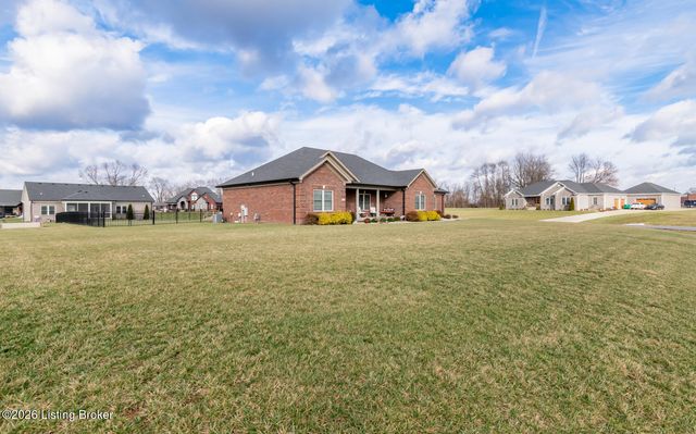 130 Megan Dr, Shepherdsville, KY 40165