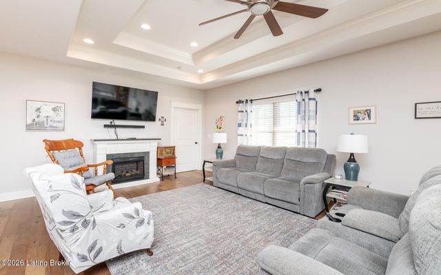 130 Megan Dr, Shepherdsville, KY 40165