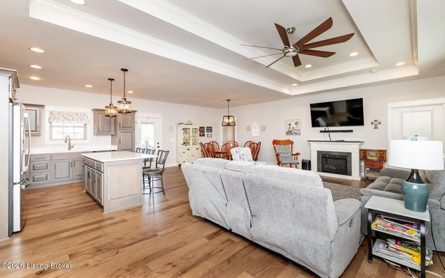 130 Megan Dr, Shepherdsville, KY 40165