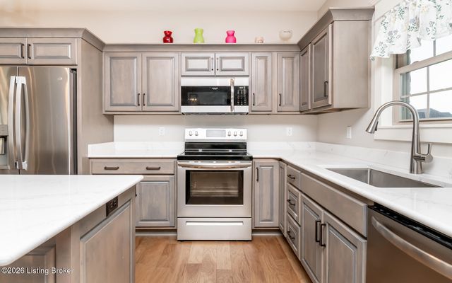 130 Megan Dr, Shepherdsville, KY 40165