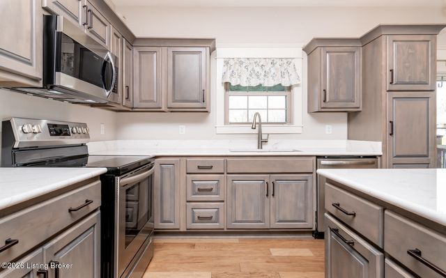 130 Megan Dr, Shepherdsville, KY 40165