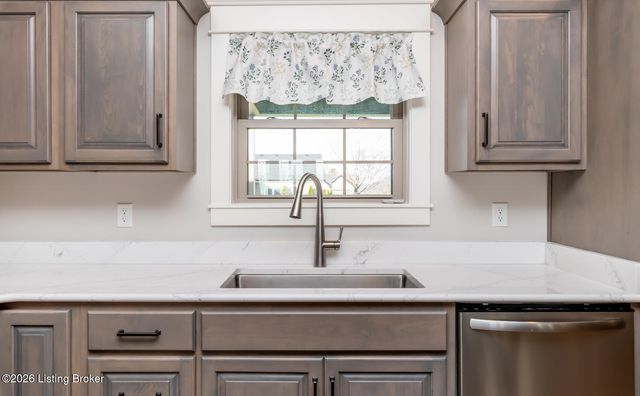 130 Megan Dr, Shepherdsville, KY 40165