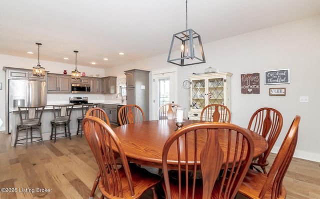 130 Megan Dr, Shepherdsville, KY 40165