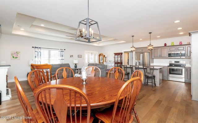 130 Megan Dr, Shepherdsville, KY 40165