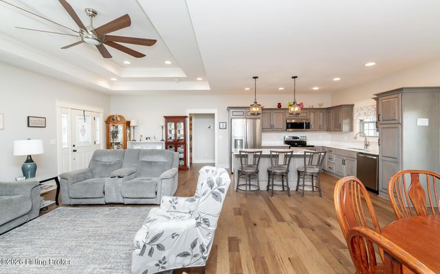 130 Megan Dr, Shepherdsville, KY 40165