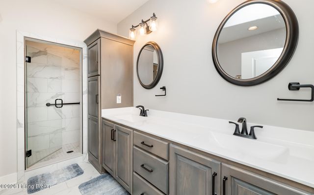 130 Megan Dr, Shepherdsville, KY 40165