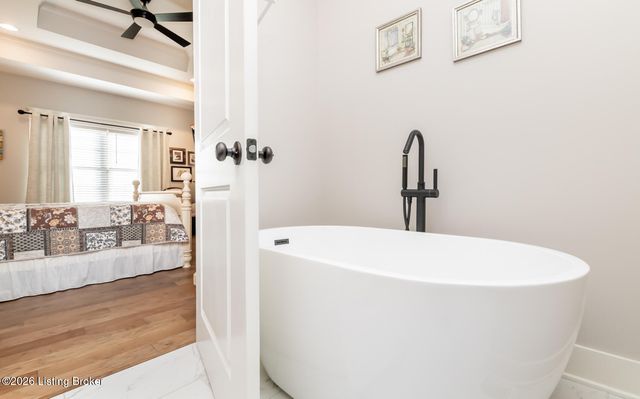 130 Megan Dr, Shepherdsville, KY 40165