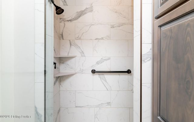 130 Megan Dr, Shepherdsville, KY 40165