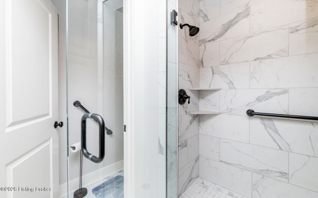 130 Megan Dr, Shepherdsville, KY 40165