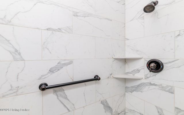 130 Megan Dr, Shepherdsville, KY 40165