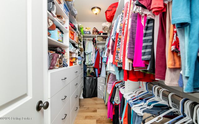 130 Megan Dr, Shepherdsville, KY 40165