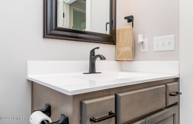 130 Megan Dr, Shepherdsville, KY 40165