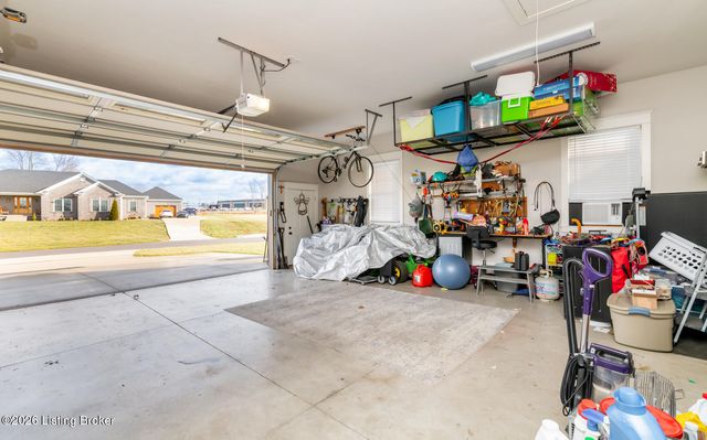 130 Megan Dr, Shepherdsville, KY 40165