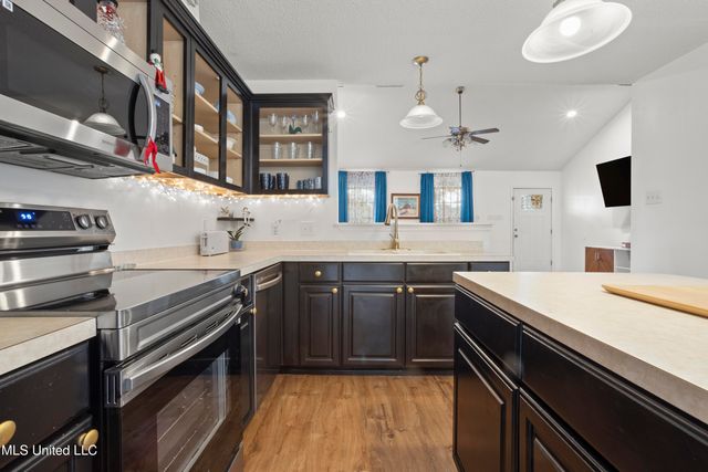 11888 Bell Avenue, Biloxi, MS 39532