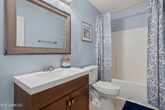 11888 Bell Avenue, Biloxi, MS 39532