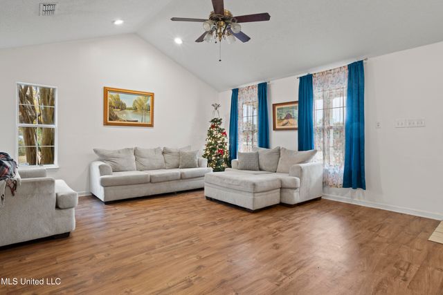 11888 Bell Avenue, Biloxi, MS 39532