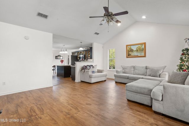 11888 Bell Avenue, Biloxi, MS 39532