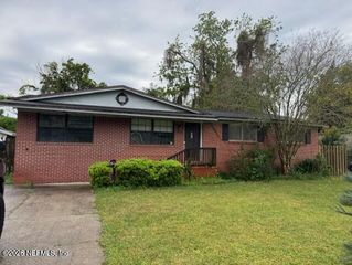 5332 COLONIAL Avenue, Jacksonville, FL 32210