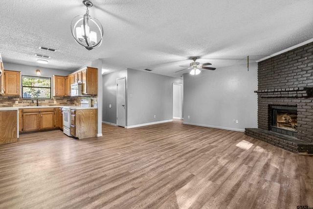 473 Meadow View, Holly Lake Ranch, TX 75765