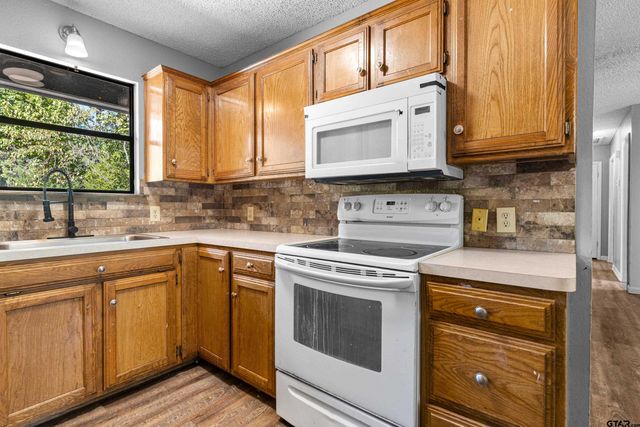 473 Meadow View, Holly Lake Ranch, TX 75765