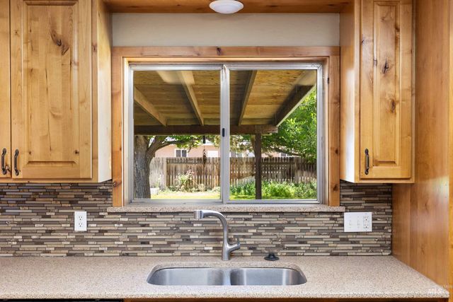 727 Mae Dr, Twin Falls, ID 83301
