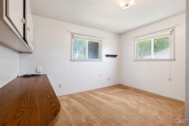 727 Mae Dr, Twin Falls, ID 83301