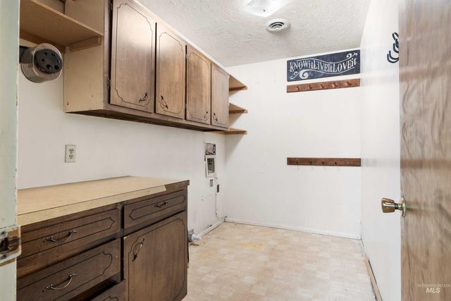 727 Mae Dr, Twin Falls, ID 83301